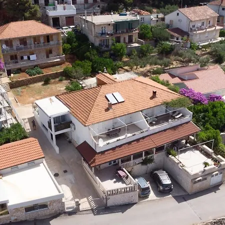 With A Parking Space Jelsa, Hvar - 134 Apartament