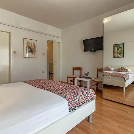 Apartamento With Parking Space Jelsa, Hvar - 134 Jelsa (Hvar)